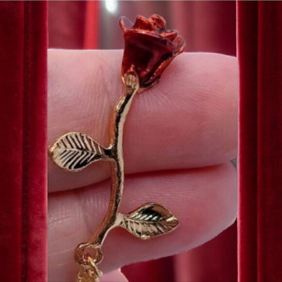 Red Rose Necklace Beauty and the Beast Romantic Jewelry Love Girlfriend Gift 🎁 - Picture 2 of 7